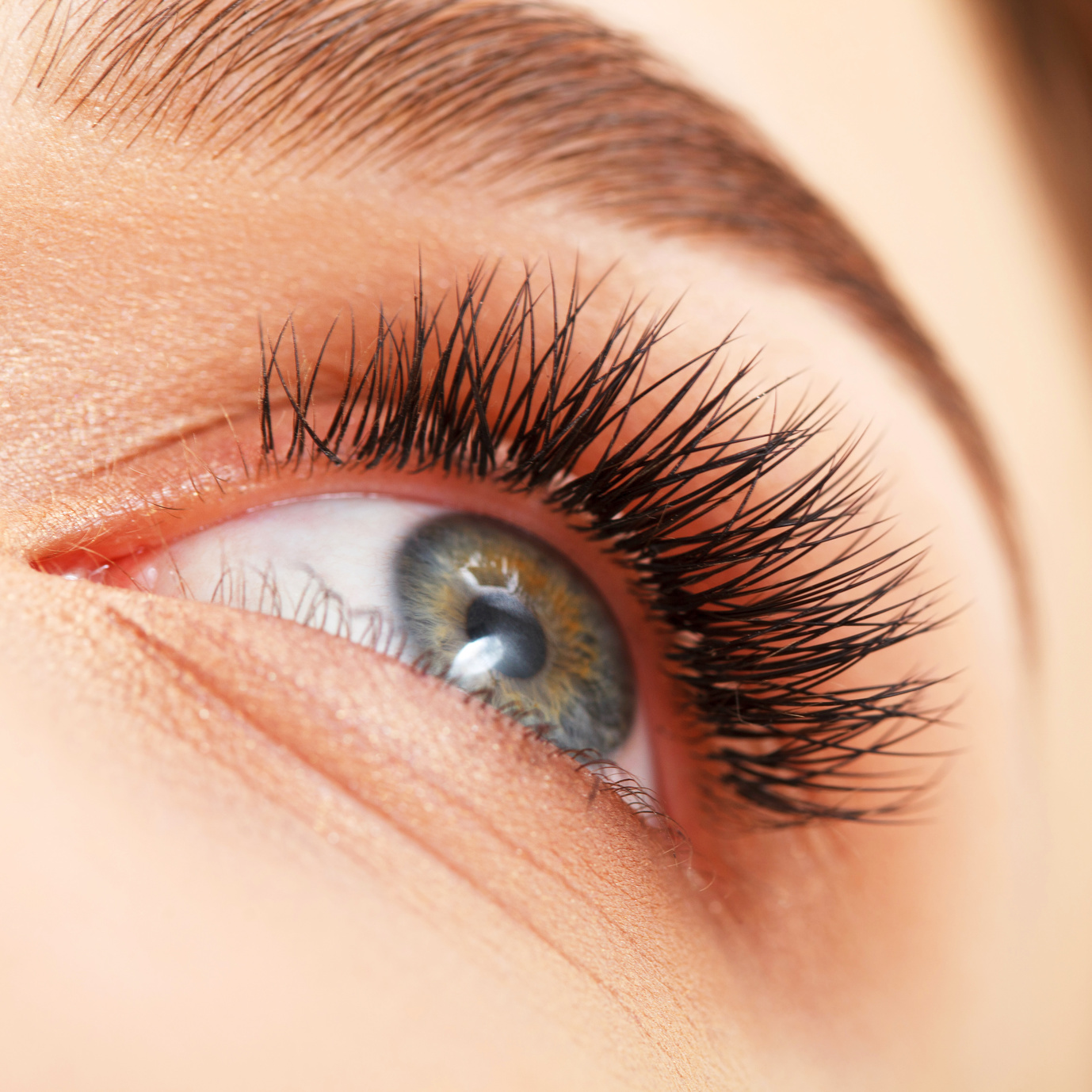 Stylisme du regard – Extensions de cils – Salon de beauté Chez Thao